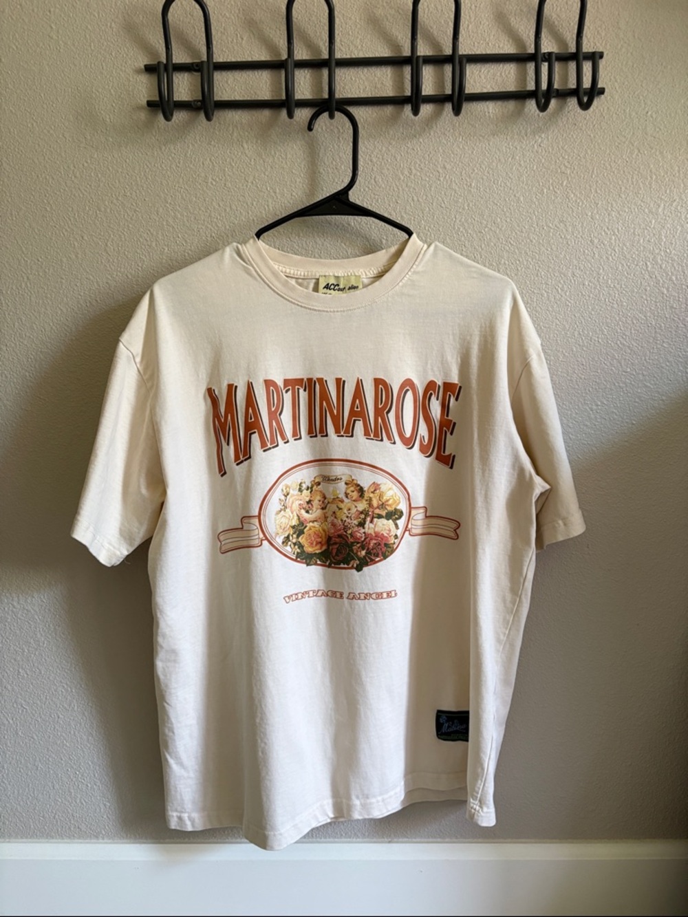 Amazon Cream Short-Sleeve MARTINAROSE Graphic Tee with Rust Accents